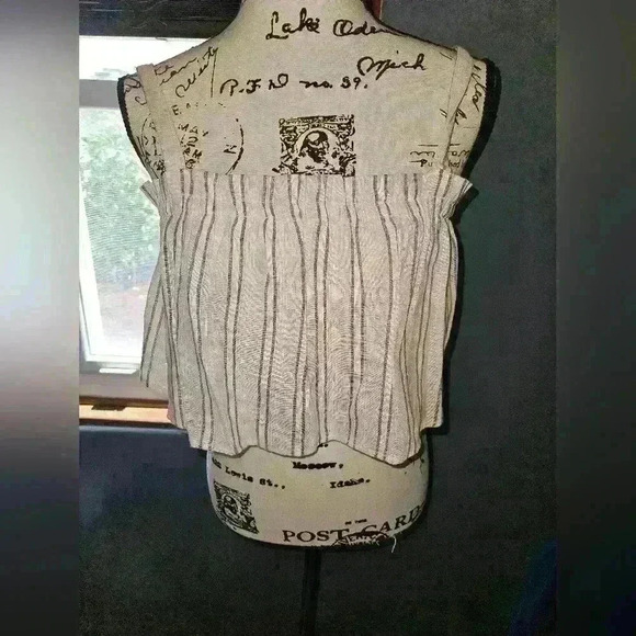 Iris Basic Tops - Iris Womans Top Size M